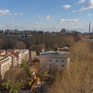 κάντε κράτηση εδώ