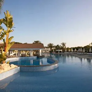 christofinia-hotel.hotelsatayianapa.com/